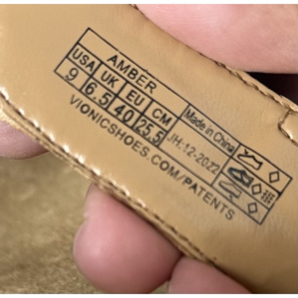 Vionic Amber Sandals Womens Sz 9 Orthaheel Adjustable Straps Tan Gold Comfort - Picture 8 of 12